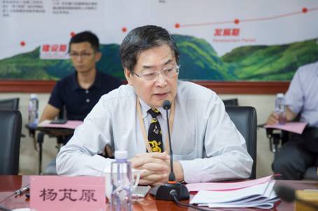 说明: D:\LYH工作日志\2018-2019(2)工作日志\2019年新专业申报\20190719专家评审会\会议照片\IMG_2671.JPG